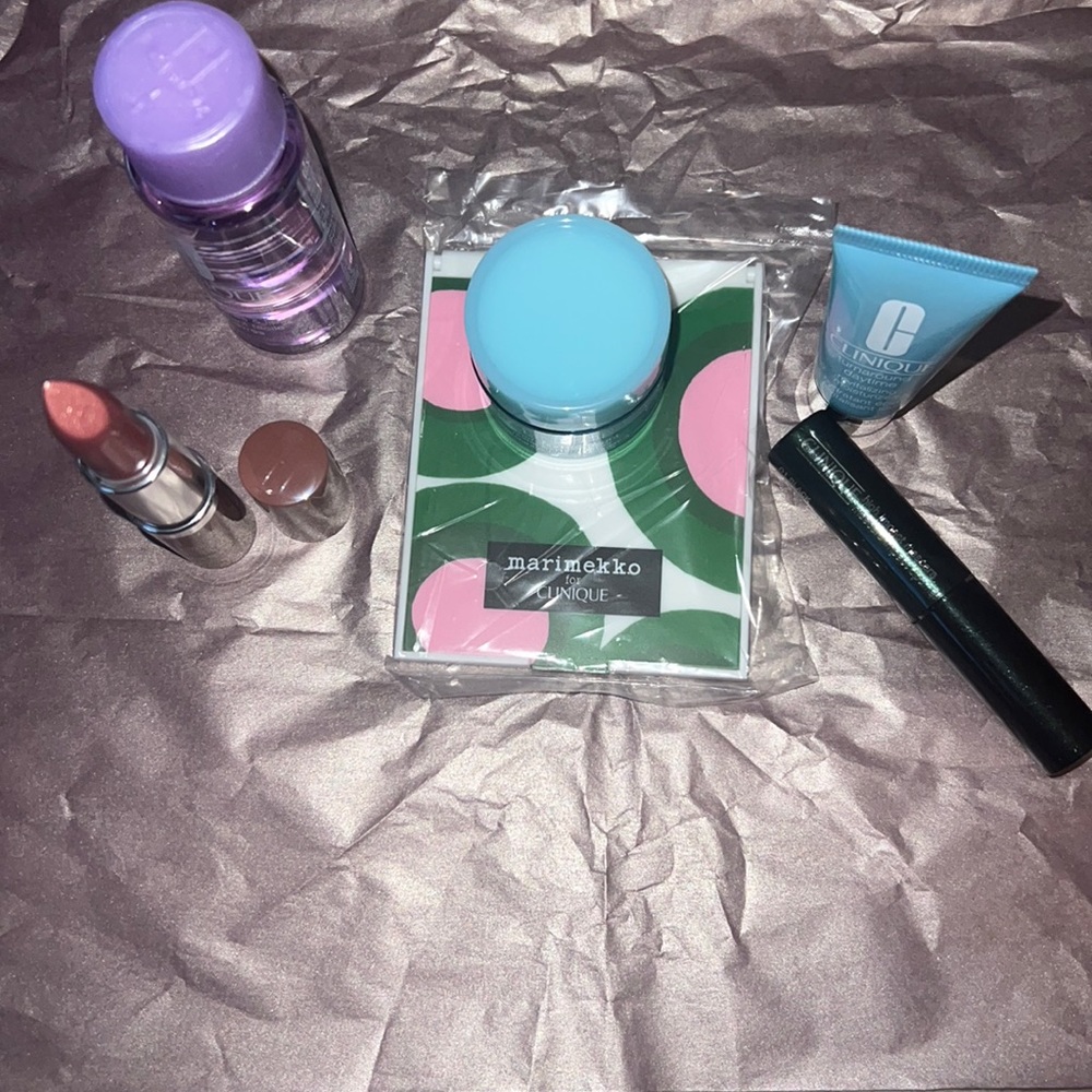 Clinique Makeup Gift Set